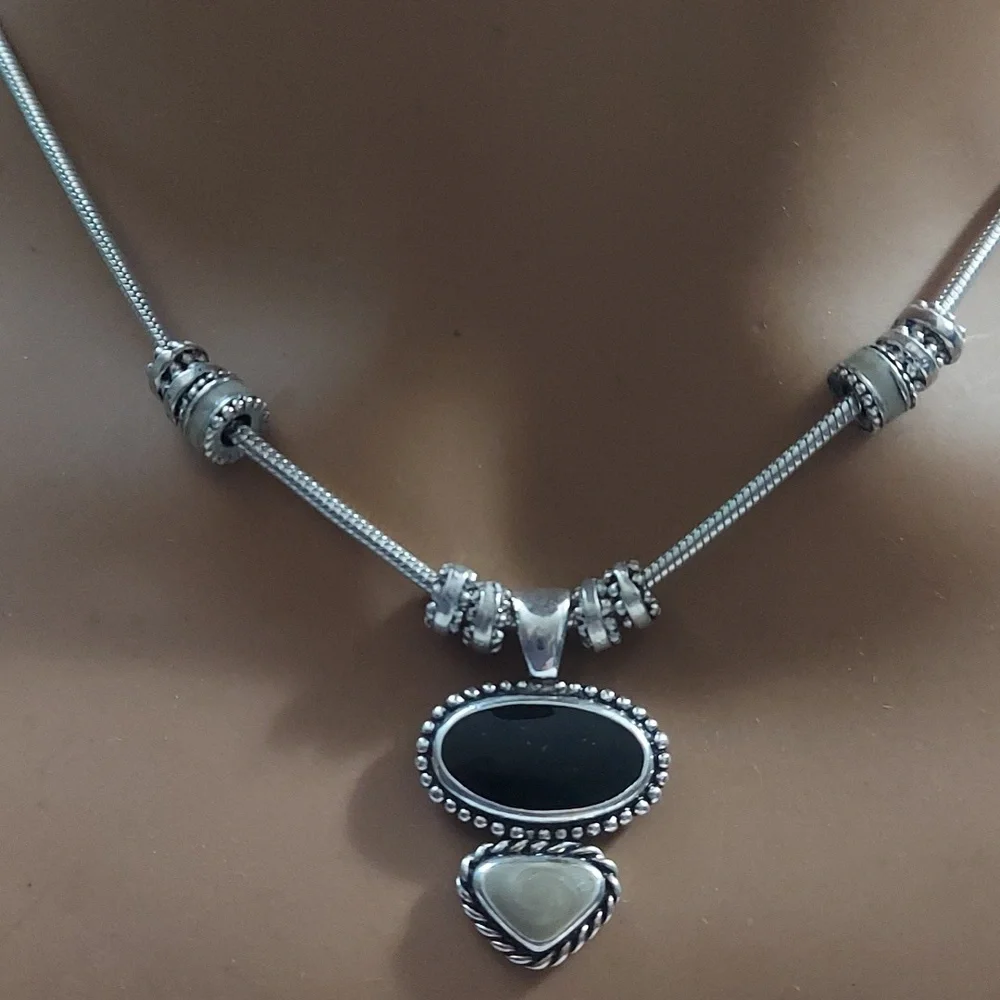 Kenneth Cole Silver Black & Grey Beaded Pendant snake Rope chain Necklace